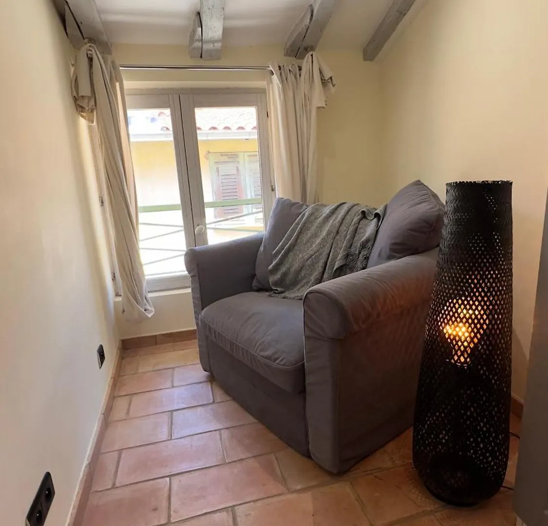 Apartment Nice Vieille Ville Appartement Neuf Et Cosy, Deux Chambres, 6 Couchages